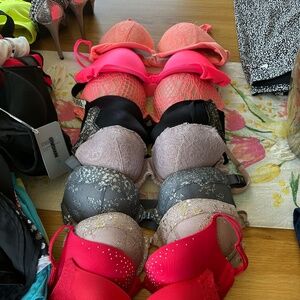 Lot of 11 Victoria secret bras size 34C